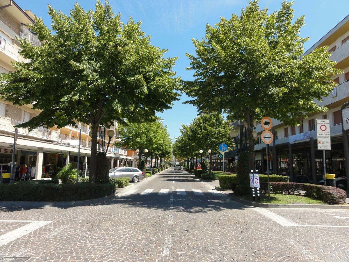 Giuliana - Appartamenti Bibione Exterior foto