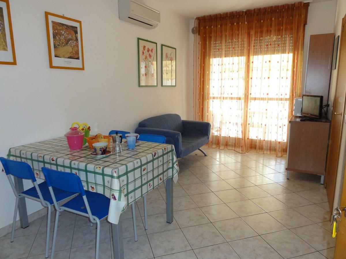 Giuliana - Appartamenti Bibione Cameră foto